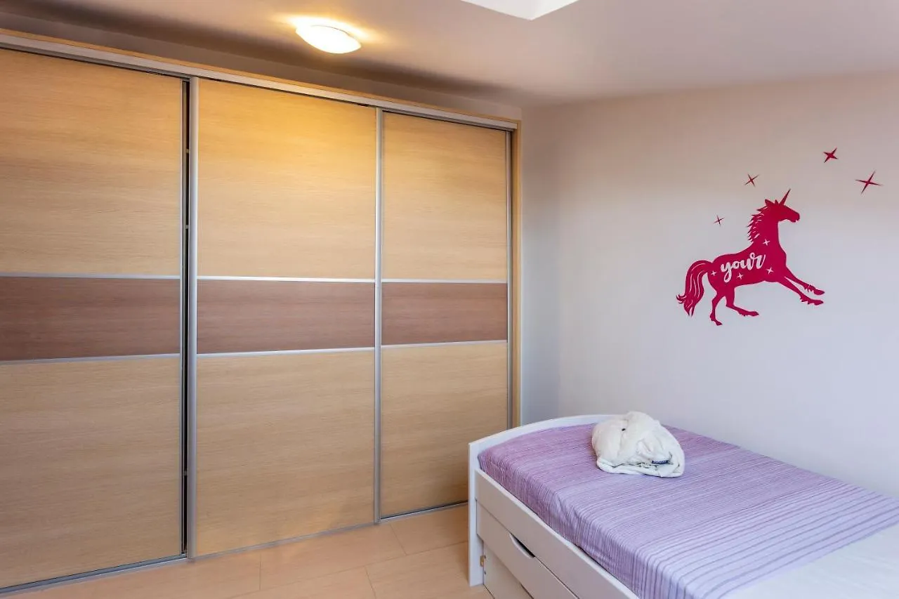 Apartman Ember Pula 0*,